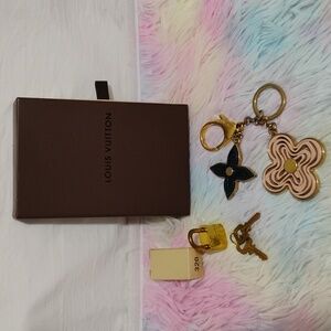 Louis Vuitton Portecle LV Logo Key Holder Charm & Padlock/Keys 320 Bundle